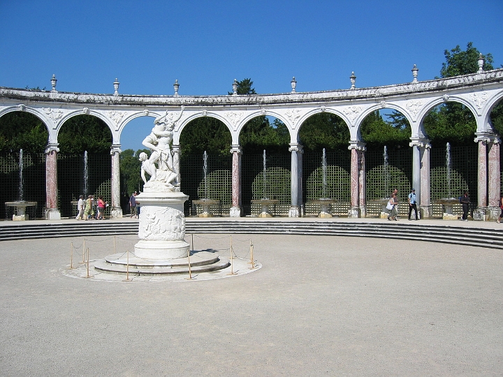 089 Versailles fountain.jpg